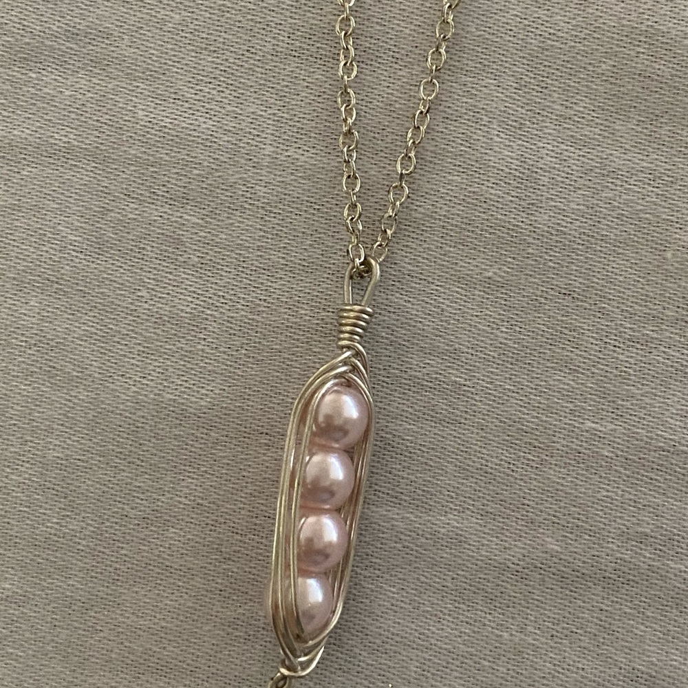 Pearl necklace Mother’s Day gift